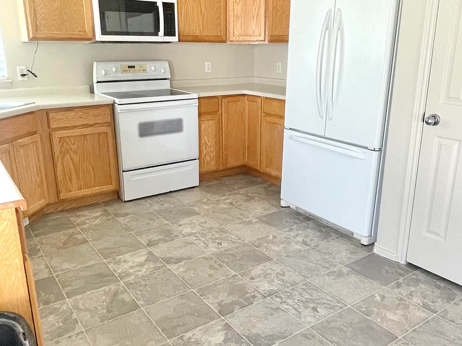 3 bed, 1696 sqft, $1,950 — Photo 3