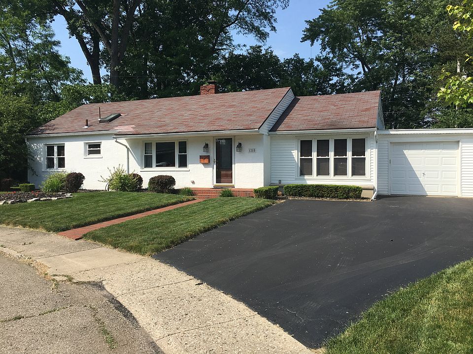 1st image of 1285 York Ln