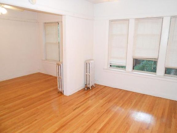 3rd image of 5109 N Winchester Ave