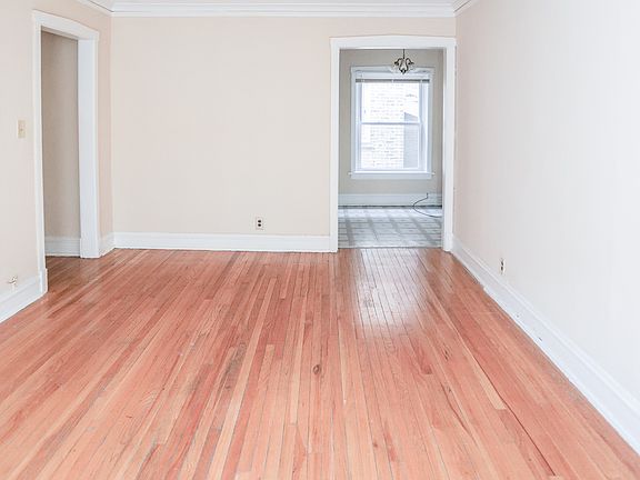 3rd image of 4037 W Melrose St APT 2S