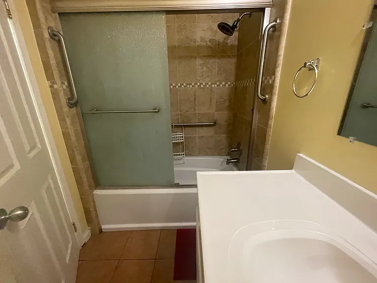 2548 Mayflower Ave #B — Photo 49
