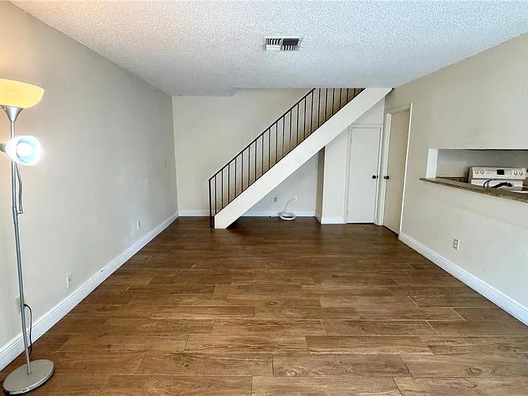 5561 Slash Pine Ct #26-3 — Photo 2