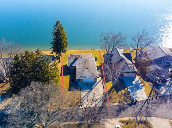 147 Castlewood Dr, Brooklyn, MI 49230