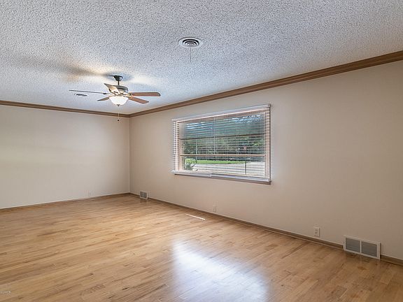 4th image of 2300 Julian Blvd