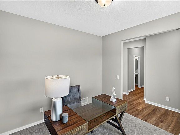 4th image of 3153 Jandura Ave NE