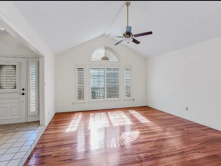 2305 Lancecrest Dr — Photo 6