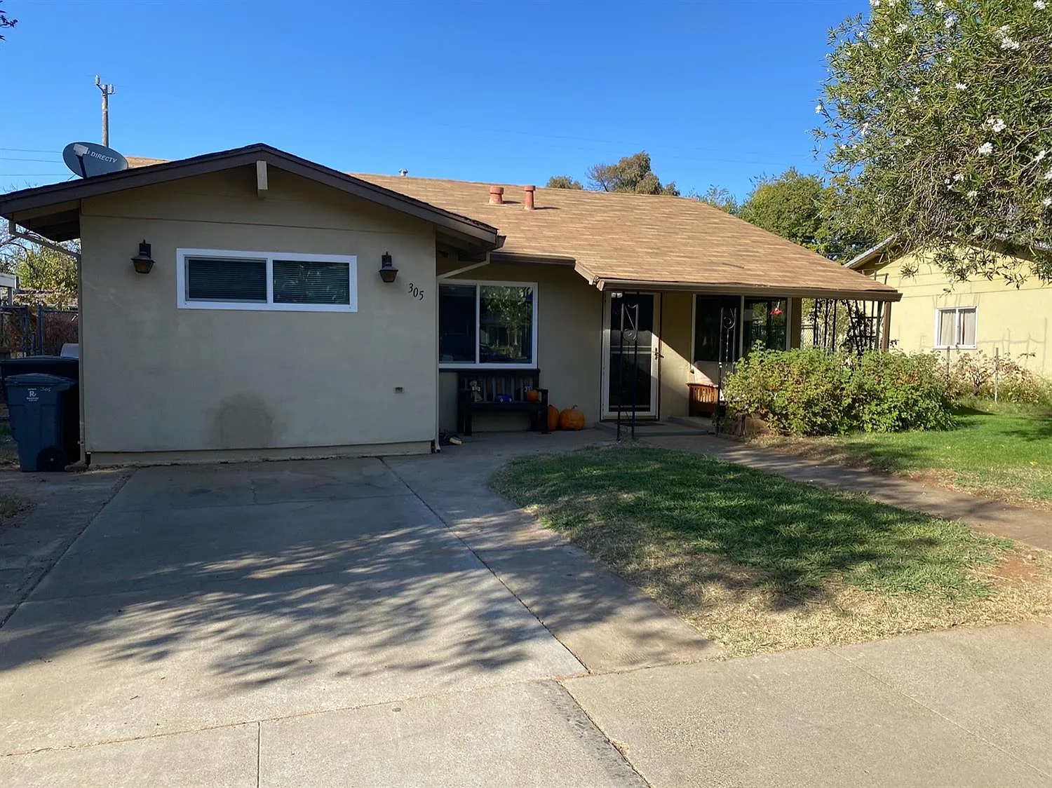 305 Olive St photo 1