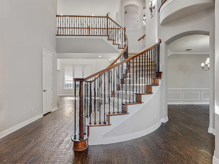 10229 Fire Ridge Dr — Photo 8
