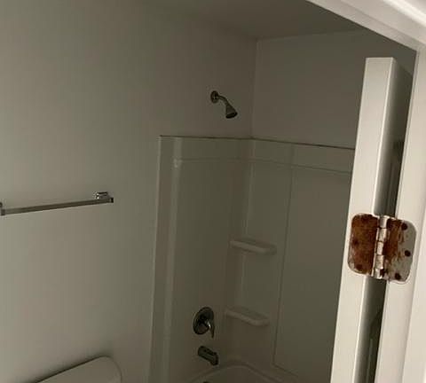 4th image of 803 Hackberry Ave #2