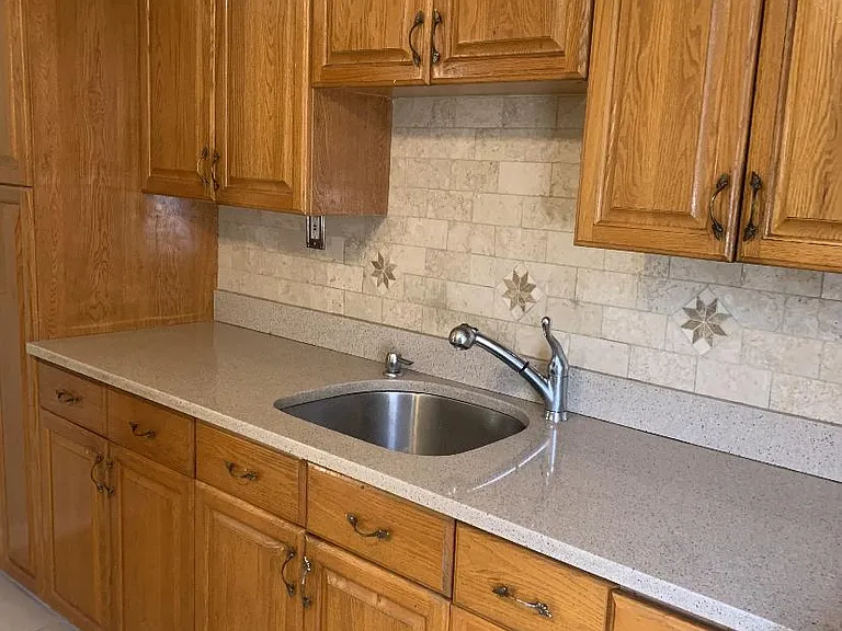 360 Ege Ave — Photo 6