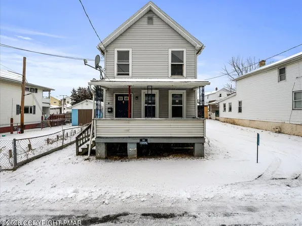 17 Griffith Ln, Wilkes Barre, PA 18702