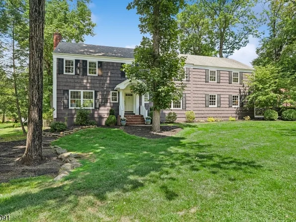 15 Byron Rd, North Caldwell Boro, NJ 07006