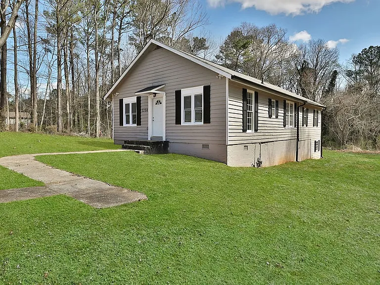 2258 Niskey Lake Rd SW — Photo 1