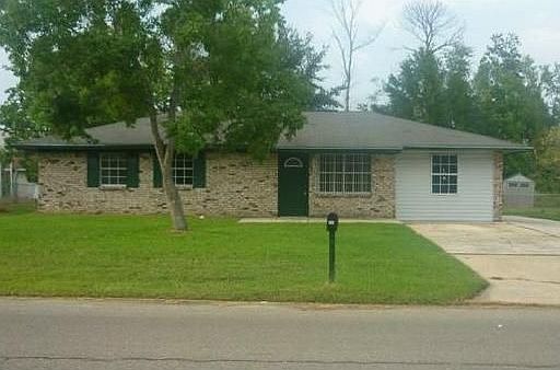 3rd image of 656 Cypress Dr