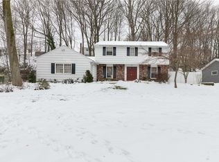 71 Nettlecreek Rd, Fairport, NY 14450