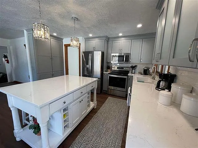 890 Pleasant Valley Rd — Photo 14