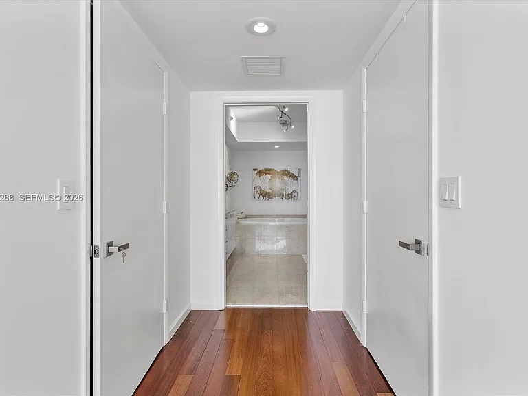 1830 Ocean Dr #1101 — Photo 9