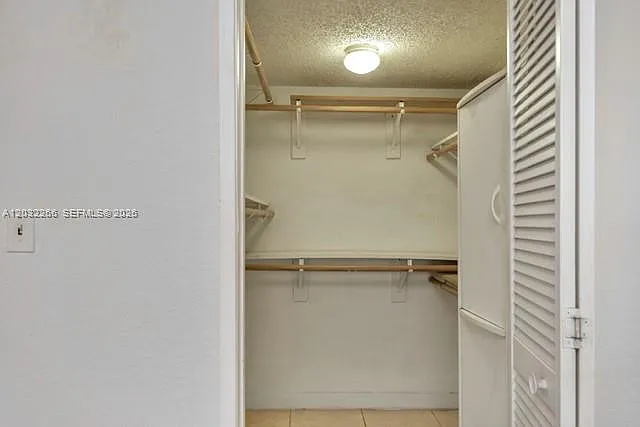 2735 W 52nd St #402 — Photo 15