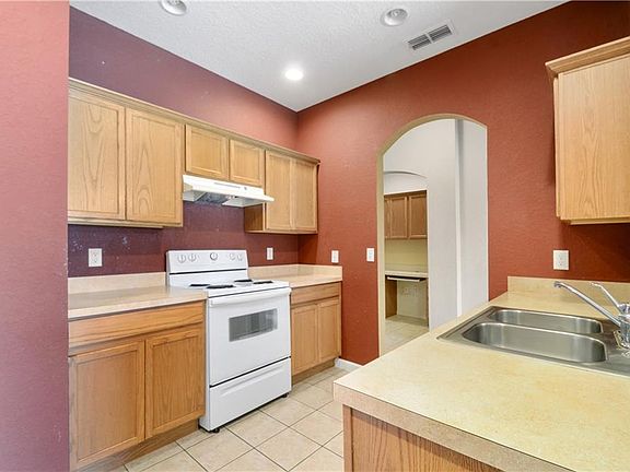5th image of 2931 Langdon Ln S