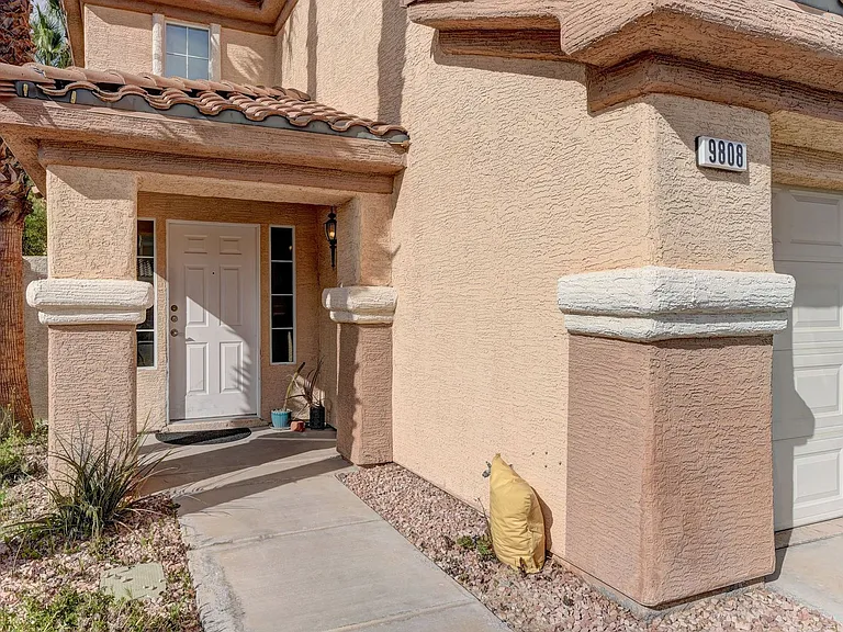 9808 Via Delores Ave — Photo 3