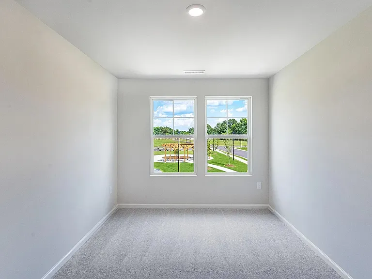 253 Peebles Dr — Photo 11