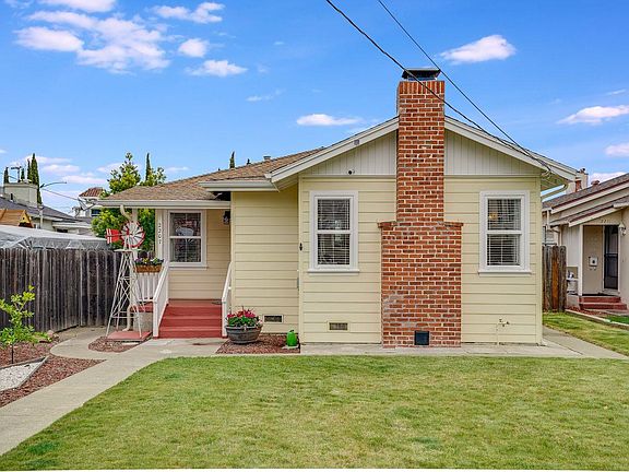 2nd image of 2207 Flores St