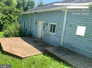 5 Lower Lake Dr, Turnersville, NJ 08012