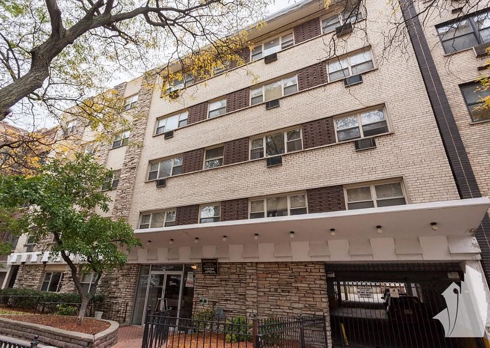 1st image of 535 W Briar Pl APT 556J