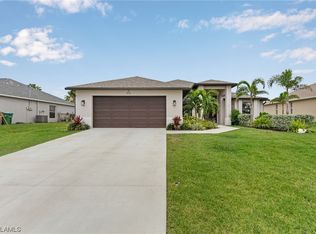 3716 SW 11th Place Cpe, Coral, FL 33914