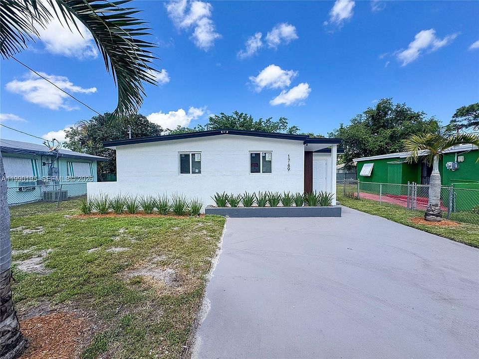 1st image of 1749 NW 152nd St
