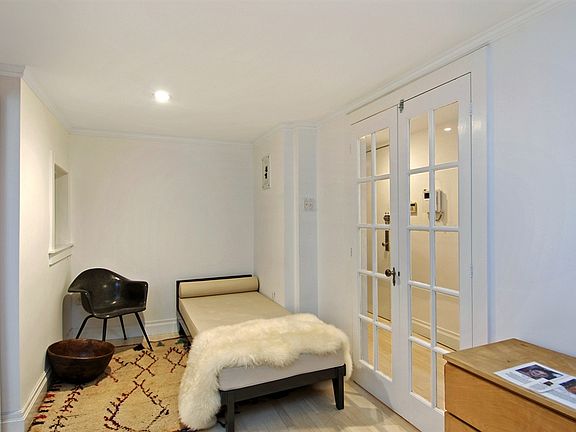 3rd image of 345 W 29th St #G