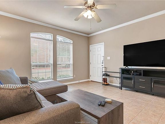 3rd image of 305 Holleman Dr #1104