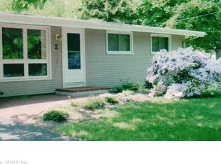 2 Cambridge Ct E, Old Saybrook, CT 06475