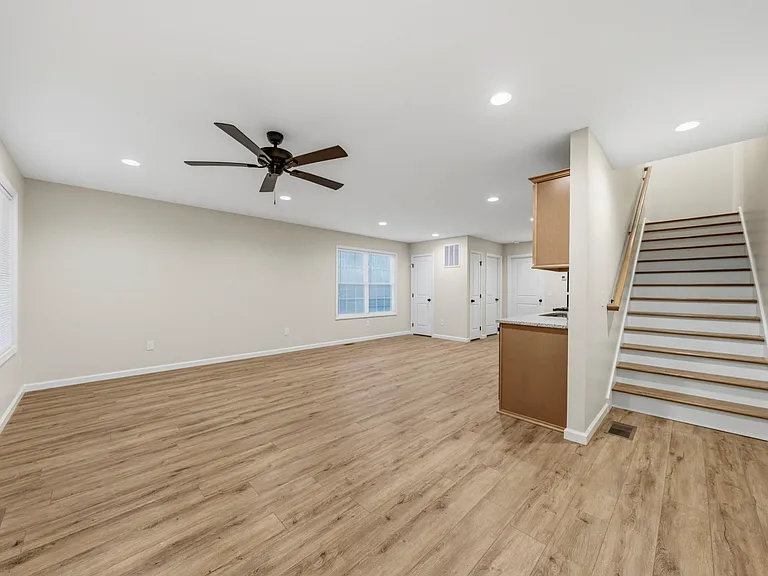 265 Washington St — Photo 4