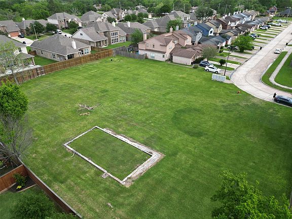 3rd image of 540 Birdsong Dr