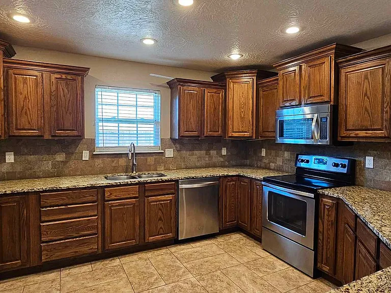 2320 Flagstone Dr — Photo 13