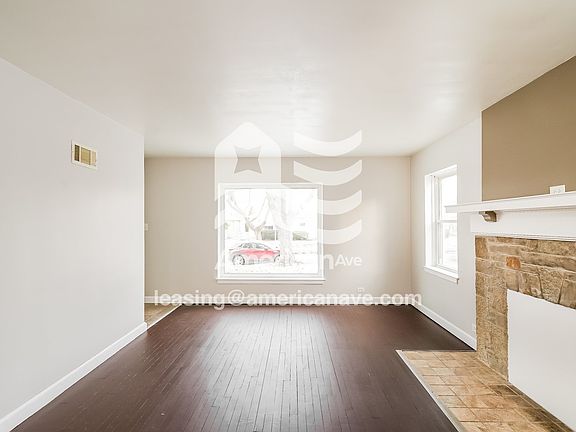 46485_004_living_room_4.jpg