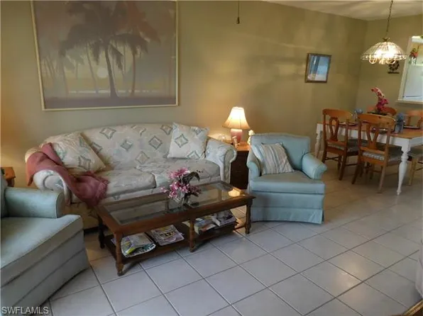4269 27th Ct SW APT 101, Naples, FL 34116