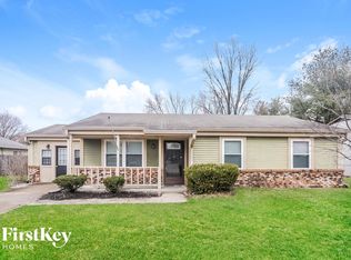 8356 Farmhill Rd, Indianapolis, IN 46231