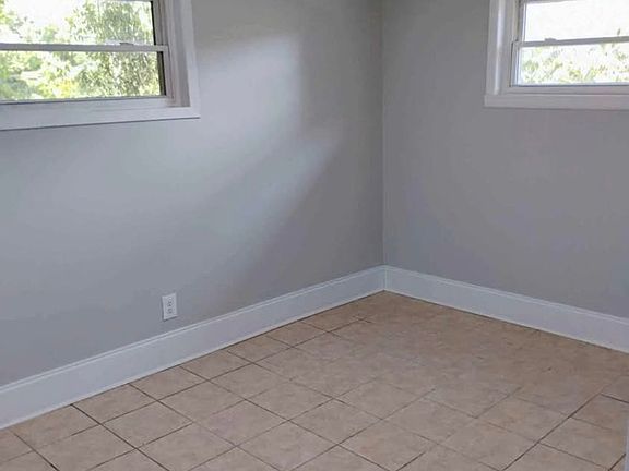 3rd image of 624 Sewanee St #B