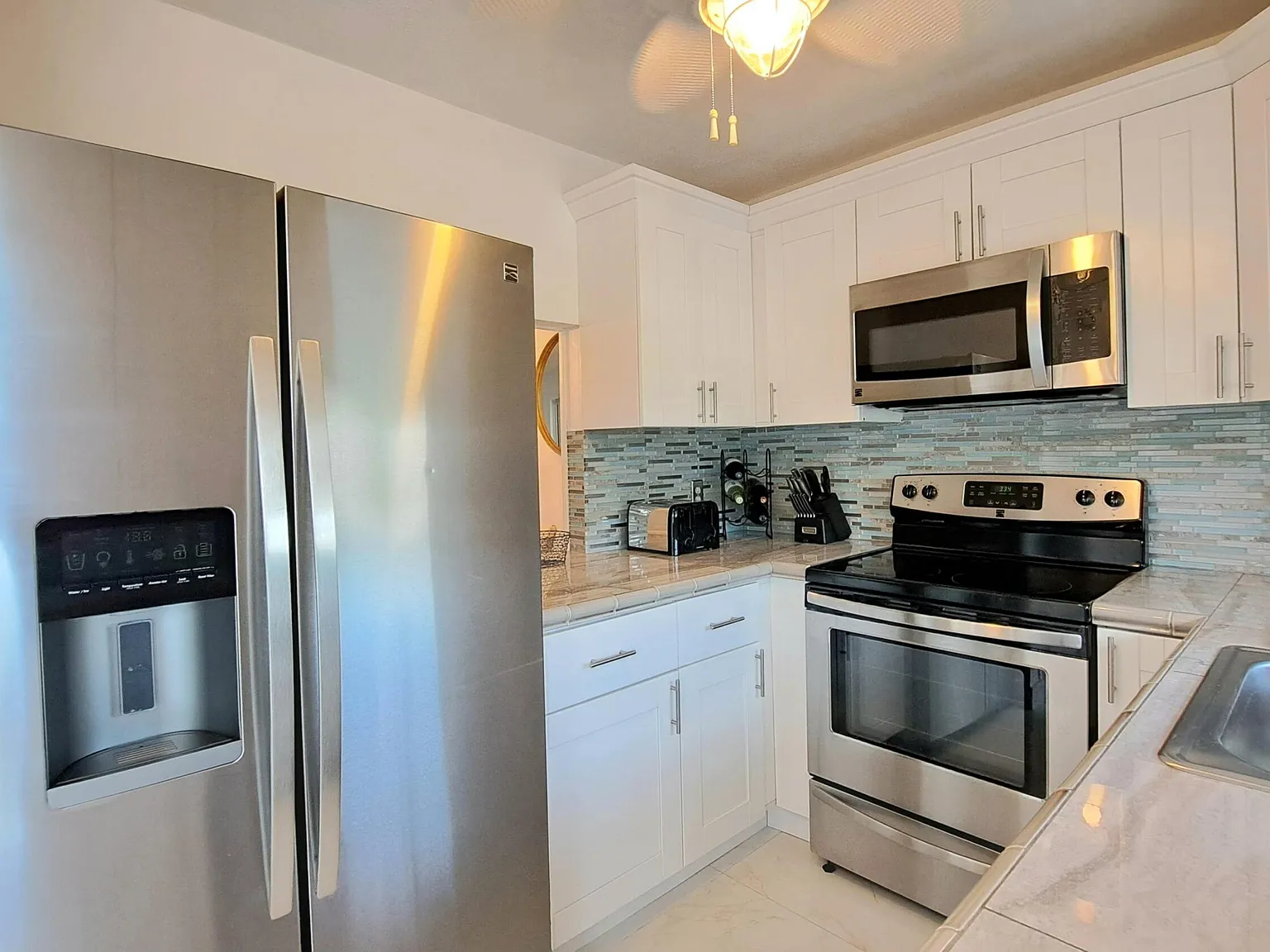 1 bed, 1.0 bath, 810 sqft, $2,800 — Photo 2