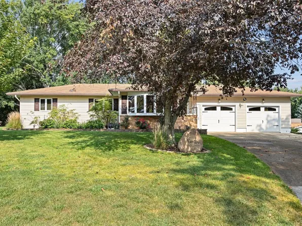 115 Primrose Ln, La Porte City, IA 50651