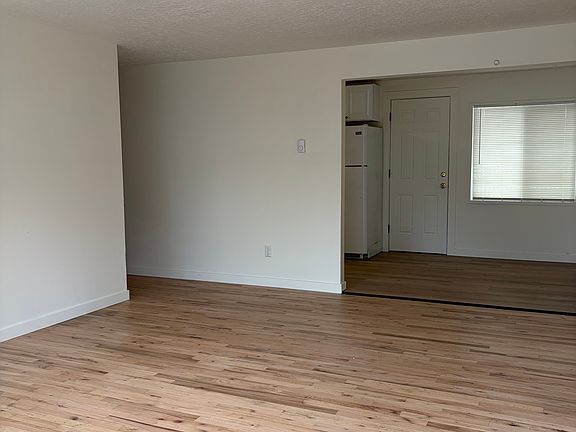 4th image of 912 SE 187th Ave