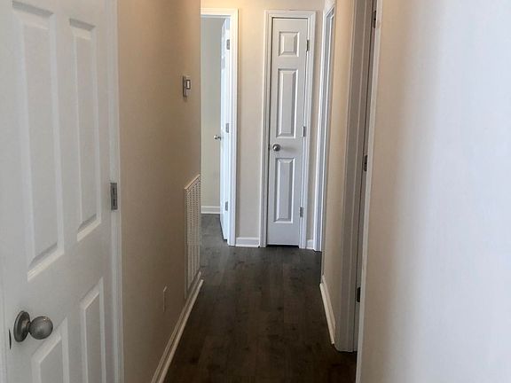 4th image of 1086 Meadow Creek Ln