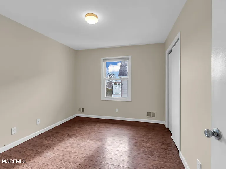 404 9th Ave #UPPER — Photo 19