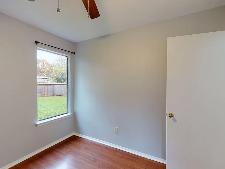 7611 Lunar Dr — Photo 24