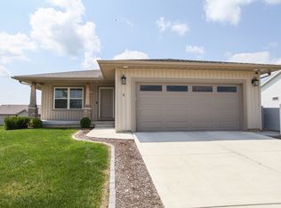 5 Fedor Cir, Bloomington, IL 61705