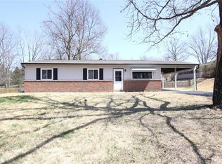240 Ramsey Ln, Ballwin, MO 63021