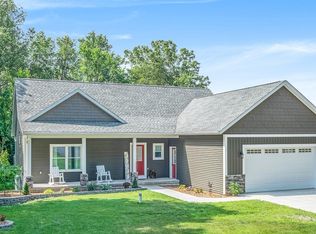6813 W Crane Rd, Middleville, MI 49333