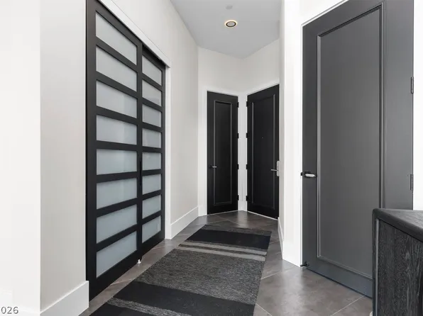 2777 Paradise Rd Unit 103, Las Vegas, NV 89109